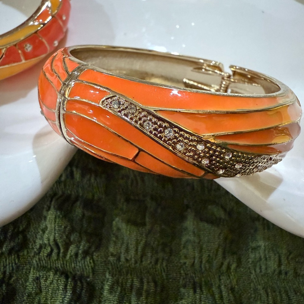 Sequin Brand NWOT Orange Hinged Metal Bracelet with Elegant Designs